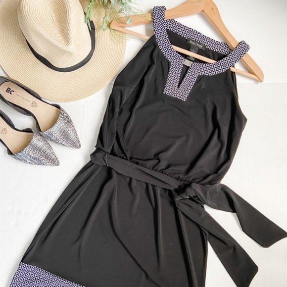 White House Black Market Dresses & Skirts - WHBM Tie-Belt Halter Dress B&W Detailing Sz S